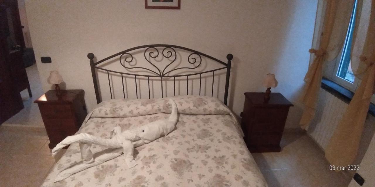 U' Caruggiu De Cisan Apartment Cisano sul Neva Luaran gambar